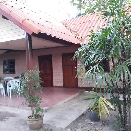 Hans Strand Bungalows Ko Lanta Екстериор снимка